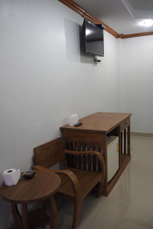 Rimmueng Resort Phanom Sarakham Bagian luar foto