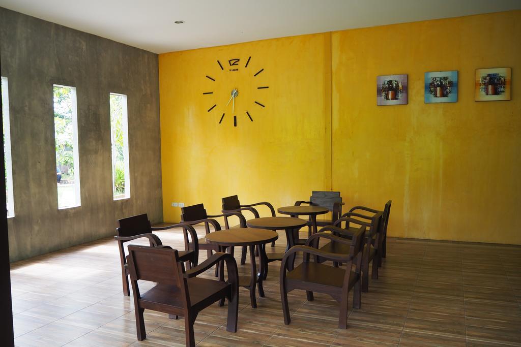 Rimmueng Resort Phanom Sarakham Bagian luar foto